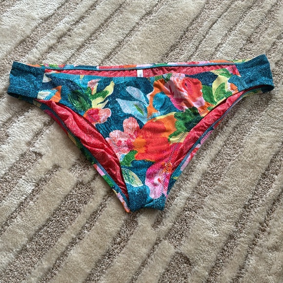 Bottoms only Vera Bradley bikini - Picture 3 of 3